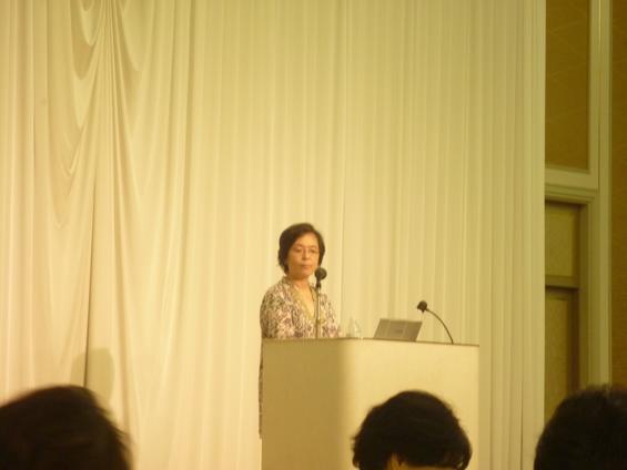 総会終了後、「こんな時こそ、笑いと健康」と題し、
名古屋学芸大学、管理栄養学部　管理栄養学科　講師　山内　惠子氏が講演されました。